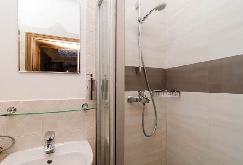 Quarto Estandar, Eddie's Sea View Rooms Old Town