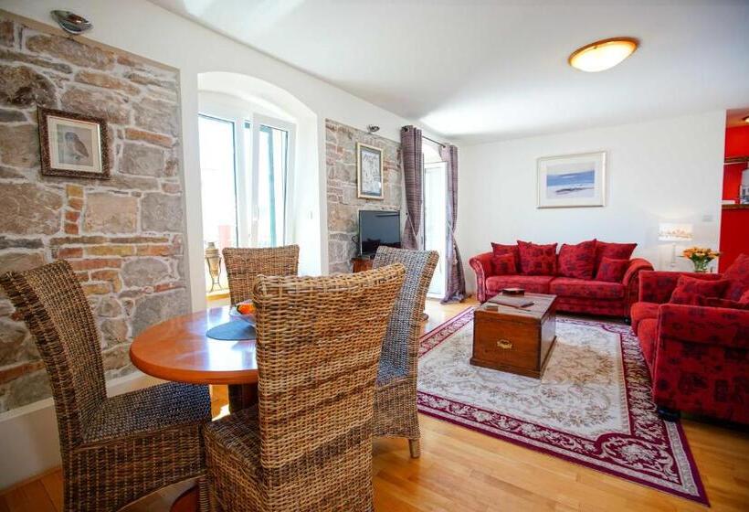 带阳台两卧公寓, Boutique Guest Accommodation Zephyrus