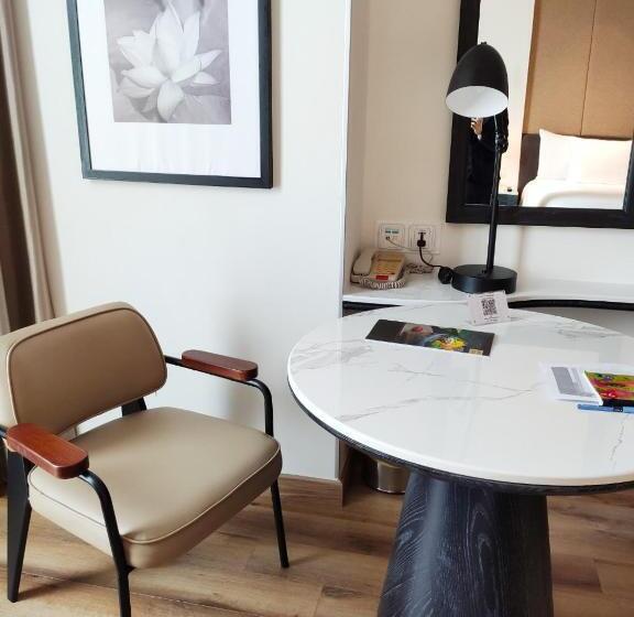 اتاق لوکس با تخت بزرگ, Sheraton Hanoi West