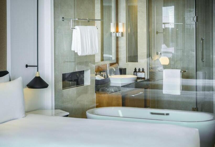 اتاق کلاب, Sheraton Hanoi West