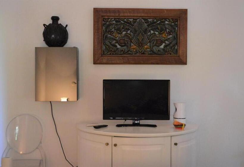 اتاق استاندارد سه نفره, Oasi