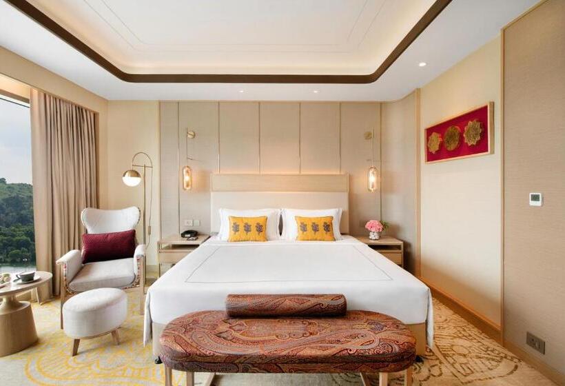 Президентский Люкс, Taj Lakefront Bhopal