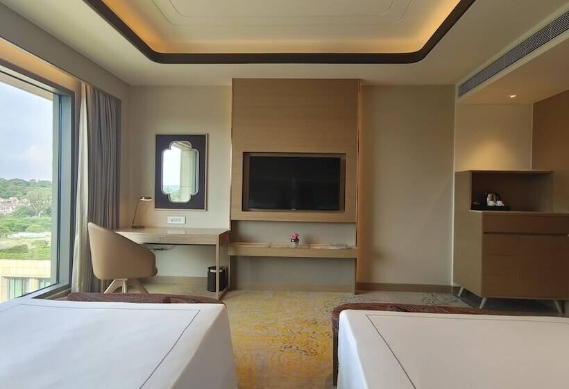 Номер Deluxe, Taj Lakefront Bhopal