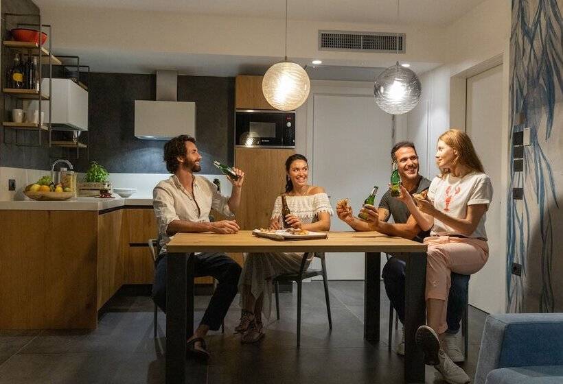 شقة غرفتين نوم مزودة بشُرفة, Aris Apartments & Sky Pool   Tonelli Hotels   Adult Friendly