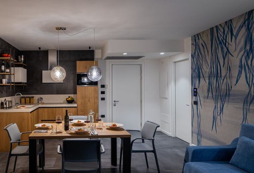 شقة غرفتين نوم مزودة بتراس, Aris Apartments & Sky Pool   Tonelli Hotels   Adult Friendly