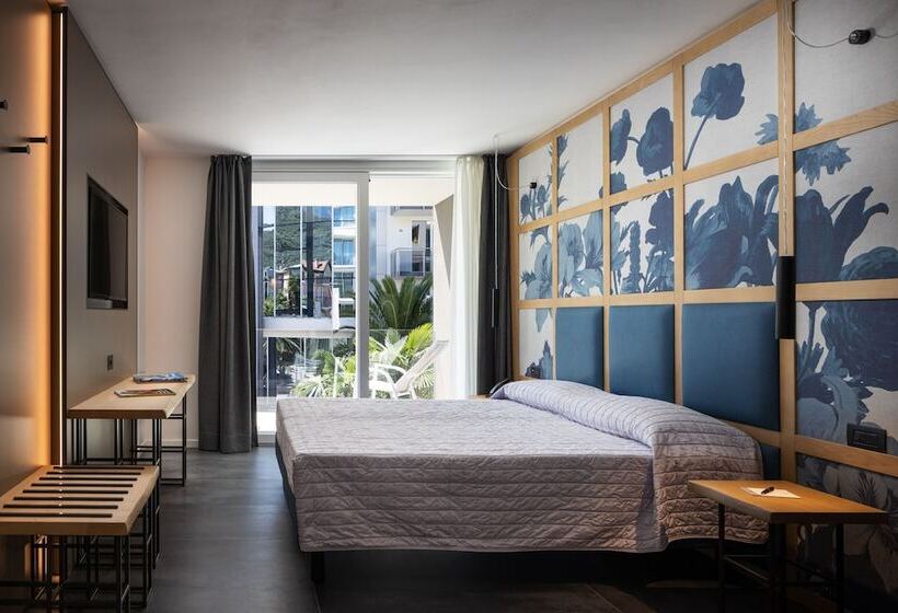 شقة غرفتين نوم مزودة بتراس, Aris Apartments & Sky Pool   Tonelli Hotels   Adult Friendly