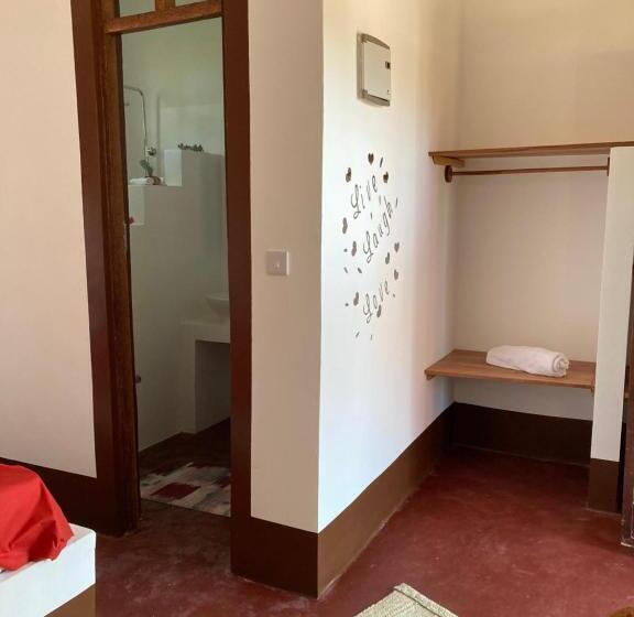 Quarto Estandar, Habibi B&b
