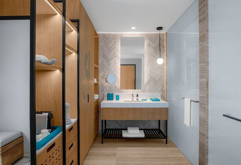 Engelliler için Büyük Çift Kişilik Yataklı Standart Oda, Hilton Tulum Riviera Maya Allinclusive Resort