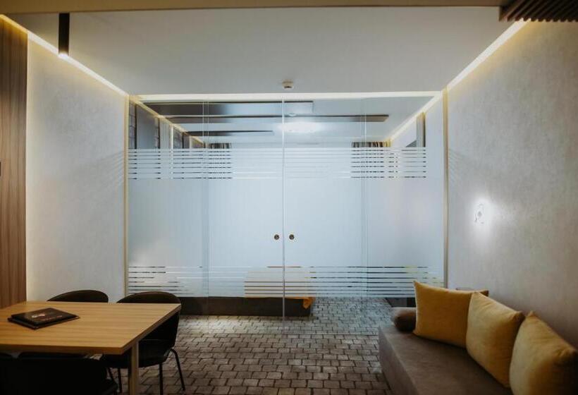 标准工作室, Epic Centrum