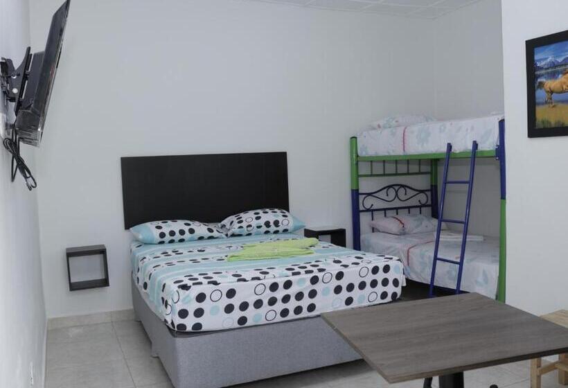 اتاق کلاسیک چهارنفره, Villa Palmeras Hotel Campestre