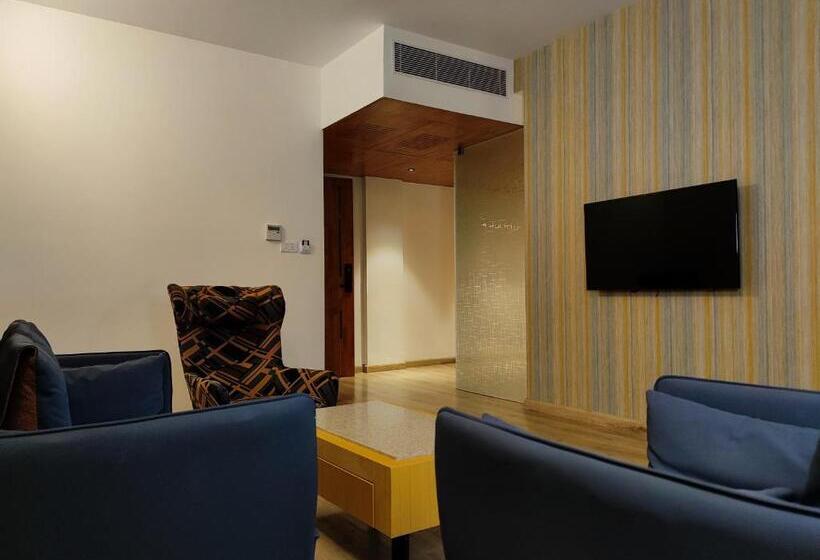 Президентский Люкс, Zone Connect By The Park Coimbatore