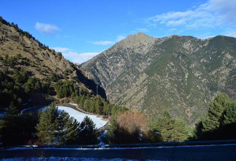 سوییت با چشم‌انداز کوه, Parador De Canolich   Only Adults