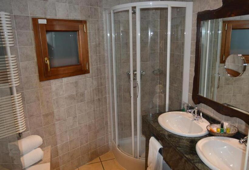 سوییت با چشم‌انداز کوه, Parador De Canolich   Only Adults