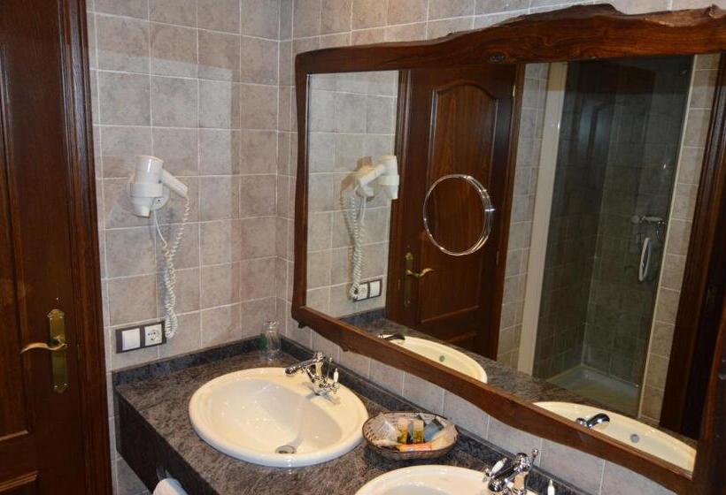 اتاق استاندارد با چشم‌انداز, Parador De Canolich   Only Adults