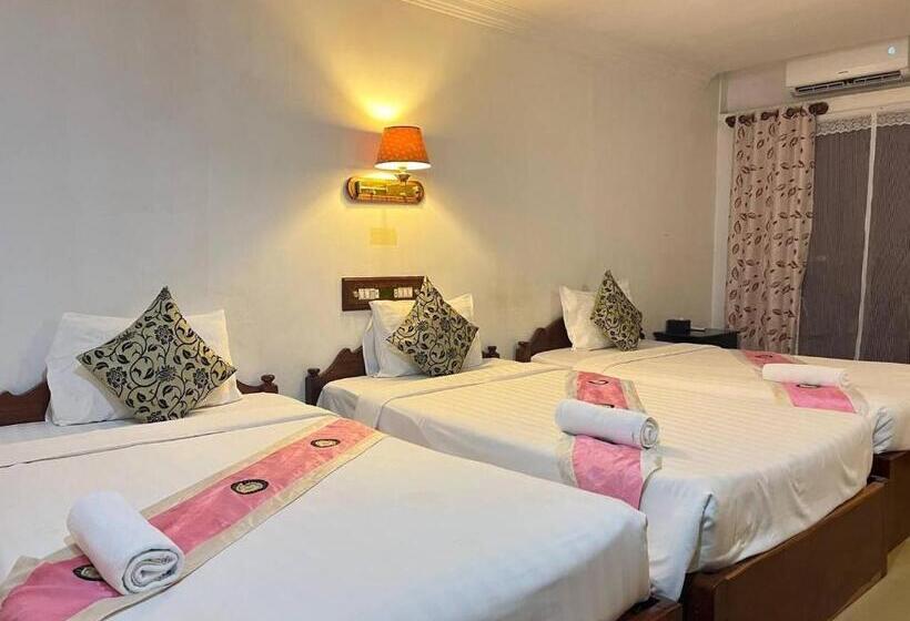 デラックストリプルルーム, Siem Reap Town