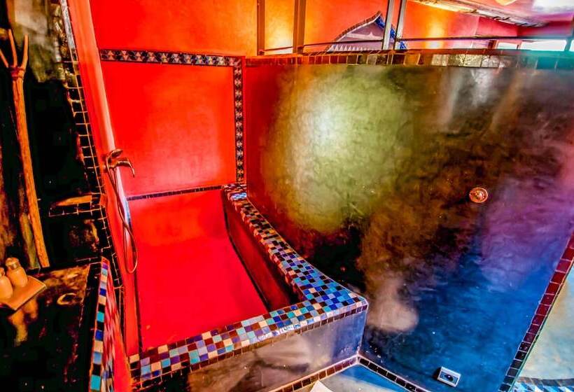 اتاق سوپریور, Riad Chorfa