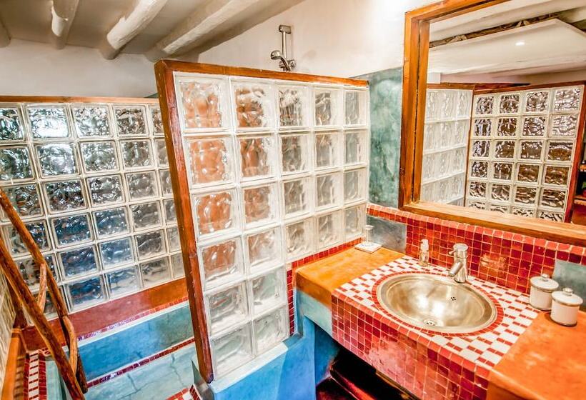 اتاق سوپریور, Riad Chorfa