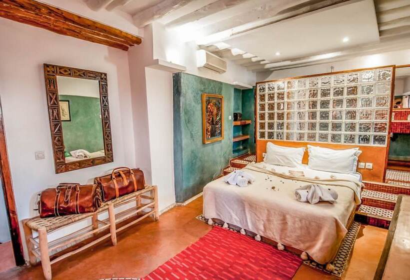 اتاق سوپریور, Riad Chorfa