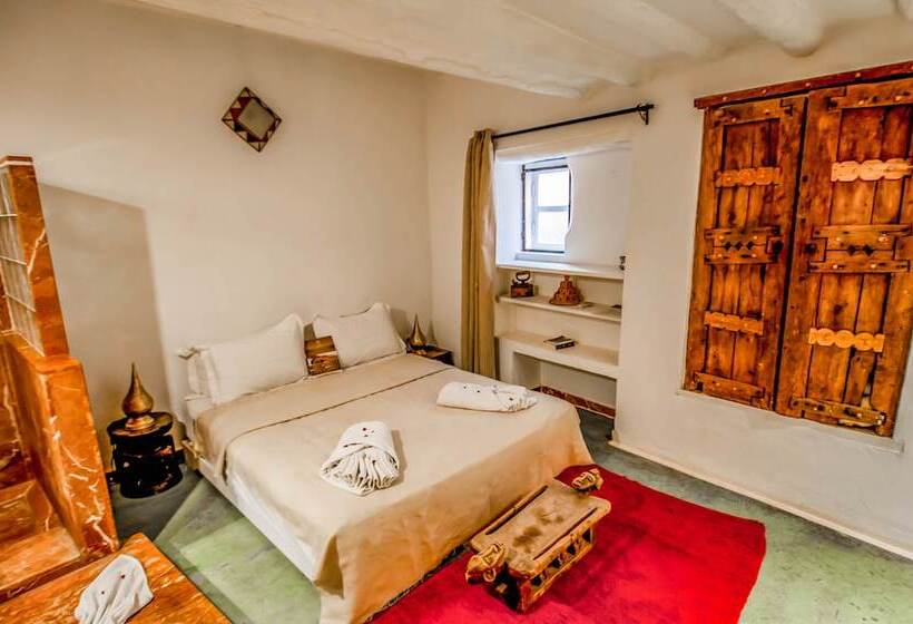 اتاق سوپریور, Riad Chorfa