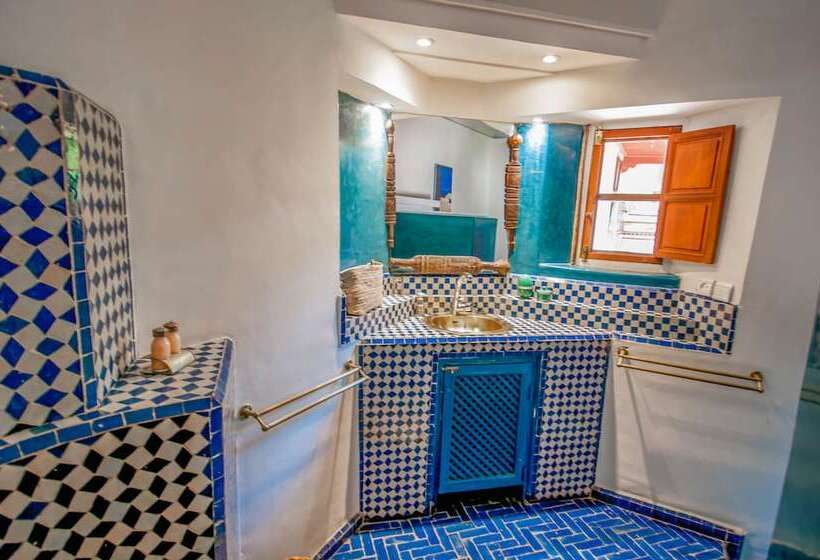 سوییت, Riad Chorfa