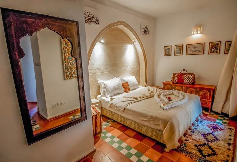 اتاق خانوادگی, Riad Chorfa