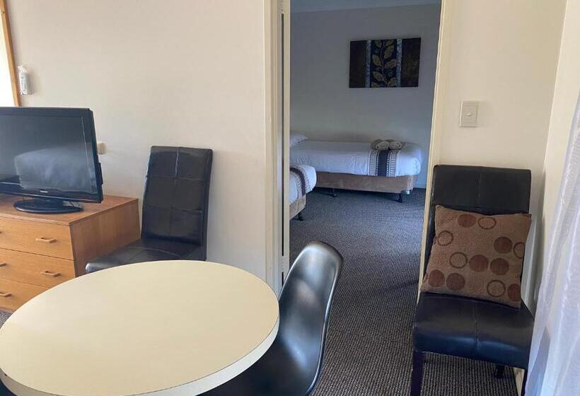 패밀리 룸, All Settlers Motor Inn Parkes