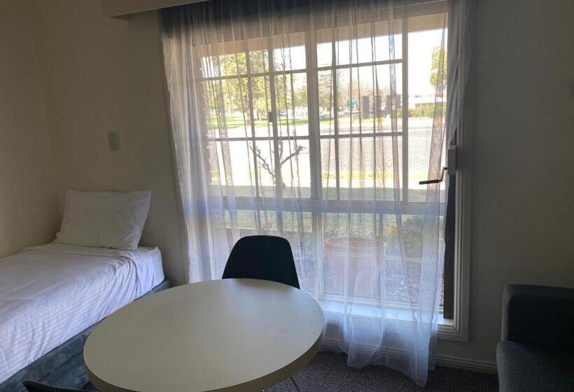 장애인을 위한 스탠다드 룸, All Settlers Motor Inn Parkes