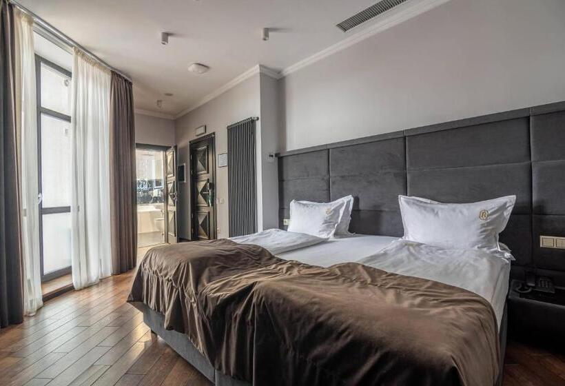 سوئیت جونیور با تراس, Grand Hotel Roxolana