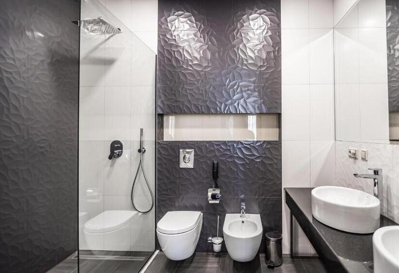 سوییت جونیور, Grand Hotel Roxolana