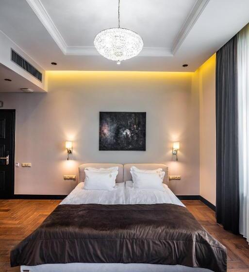 سوییت جونیور, Grand Hotel Roxolana