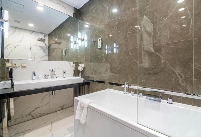 سوییت جونیور لوکس, Grand Hotel Roxolana