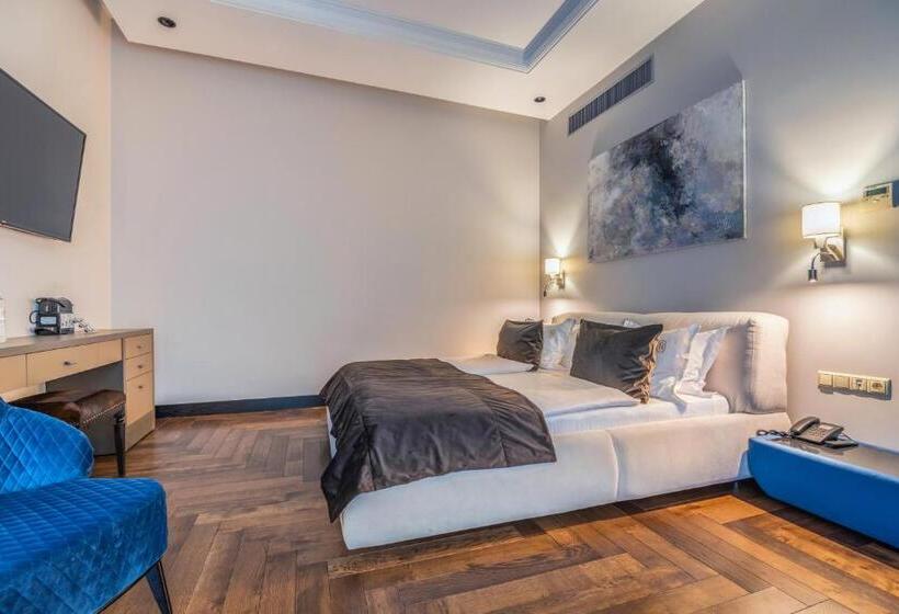 سوییت جونیور لوکس, Grand Hotel Roxolana
