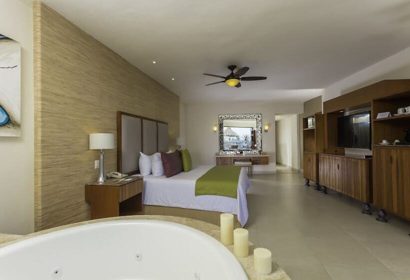 سوییت با چشم‌انداز دریا, Almar Resort Luxury Lgbt Beach Front Experience