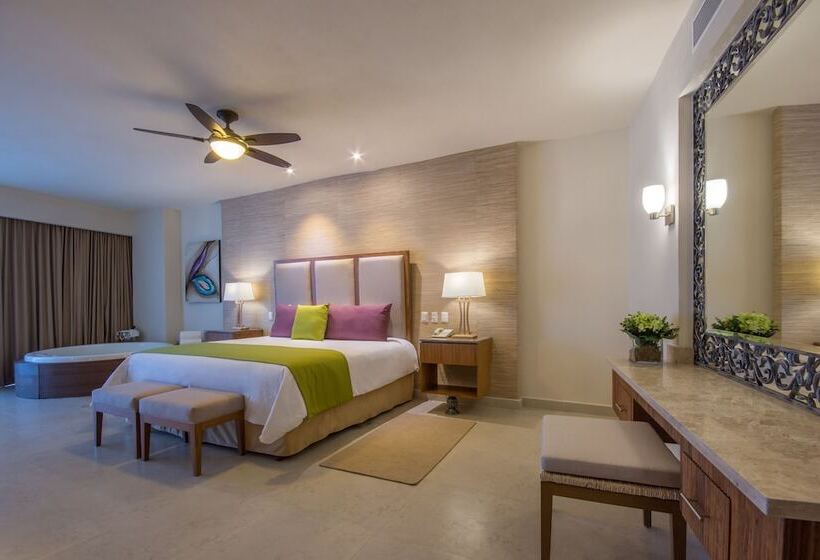 سوییت با چشم‌انداز دریا, Almar Resort Luxury Lgbt Beach Front Experience