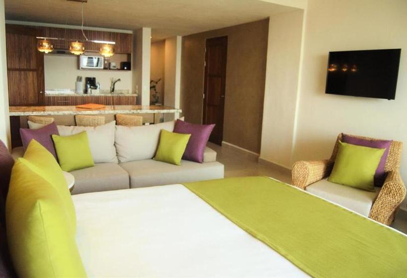 سوییت جونیور با چشم‌انداز جانبی دریا, Almar Resort Luxury Lgbt Beach Front Experience