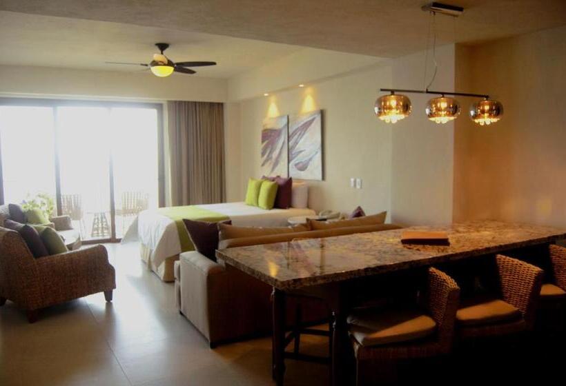 سوییت جونیور با چشم‌انداز جانبی دریا, Almar Resort Luxury Lgbt Beach Front Experience