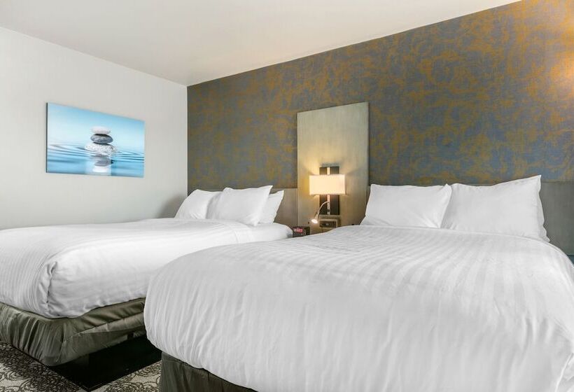 带2个双人床的标准工作室, Clarion Inn