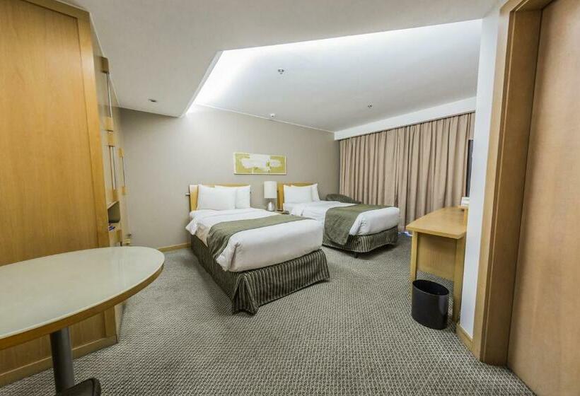 Quarto Deluxe, Grand Bittar
