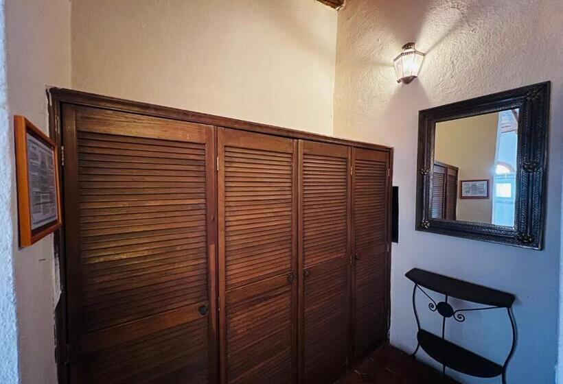 四人标准间, Parador Vernal