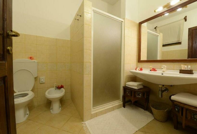 اتاق استاندارد با چشم‌انداز باغ, Uroa Bay Beach Resort
