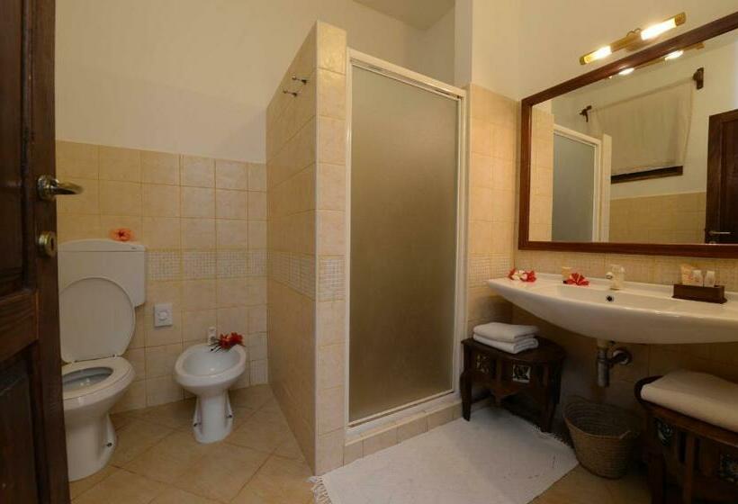 اتاق استاندارد سه تخته با چشم‌انداز باغ, Uroa Bay Beach Resort