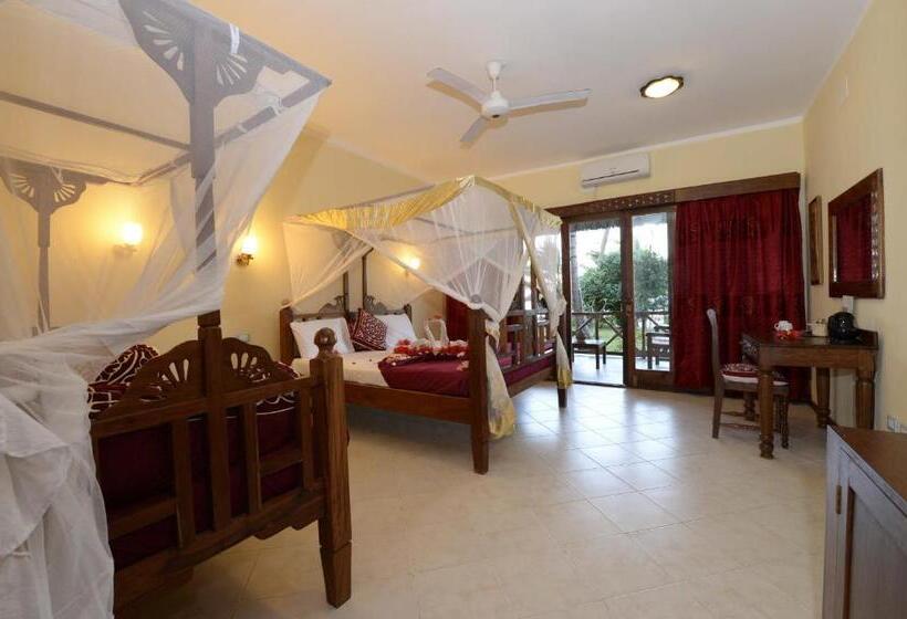 اتاق استاندارد سه تخته با چشم‌انداز باغ, Uroa Bay Beach Resort