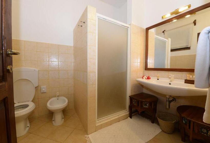 اتاق استاندارد با چشم‌انداز دریا, Uroa Bay Beach Resort