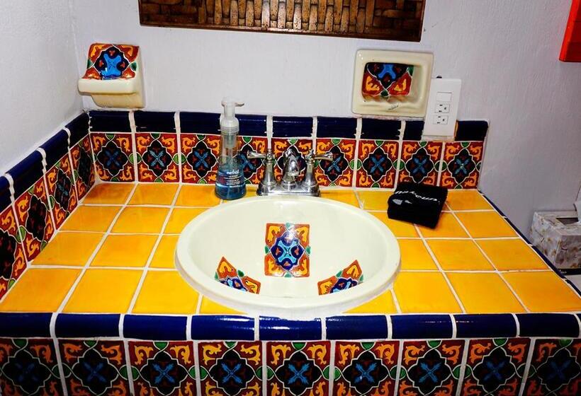 اتاق لوکس با تخت بزرگ, Casa Del Sol Inn