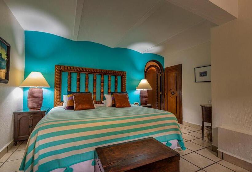 سوییت لوکس, Casa Del Sol Inn