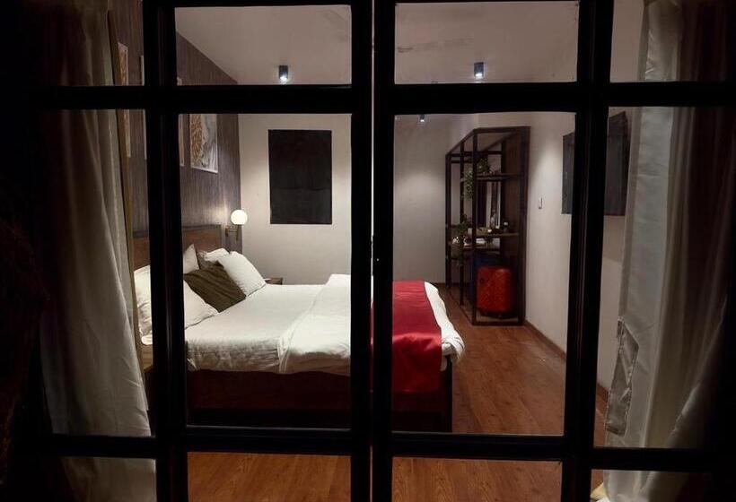 اتاق استاندارد با تخت بزرگ, Coocasa