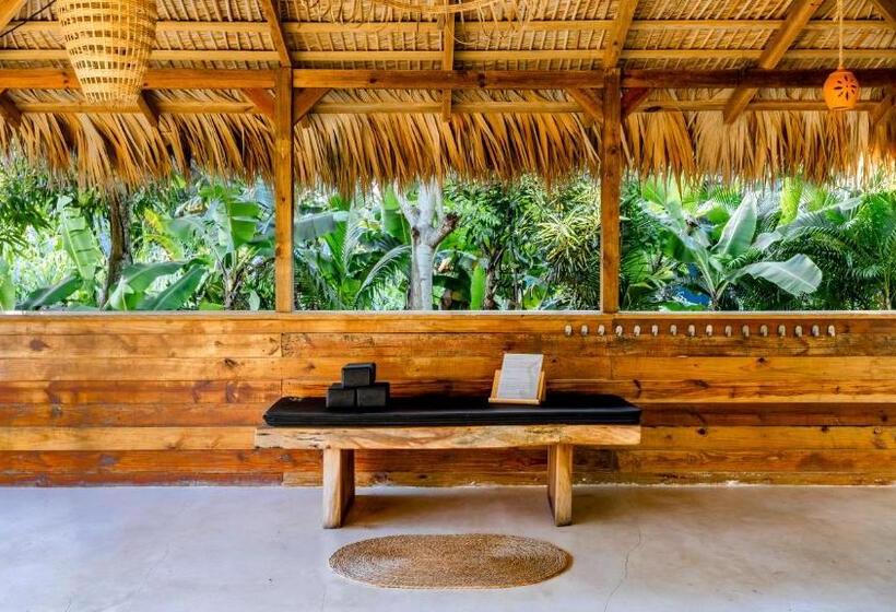 Номер Стандарт с Балконом, Kibayo Lagoon Villa
