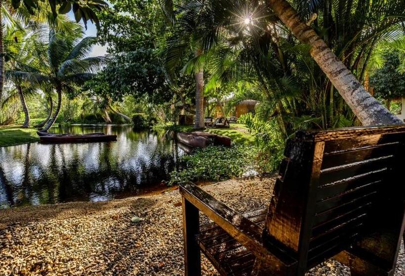 Номер Стандарт Вид на Сад, Kibayo Lagoon Villa