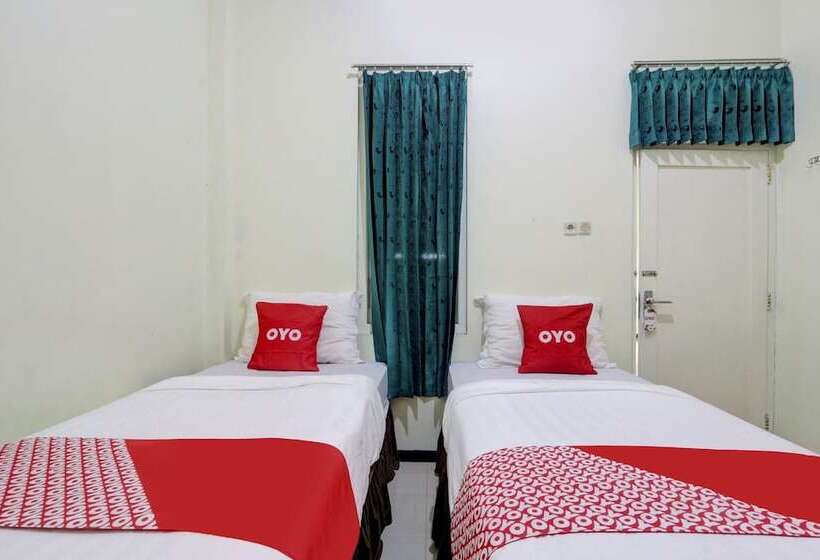Номер Deluxe, Capital O 90709 Djati Guest House
