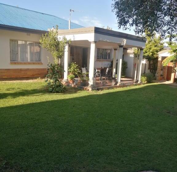 اتاق استاندارد, Lala Poa Guest House